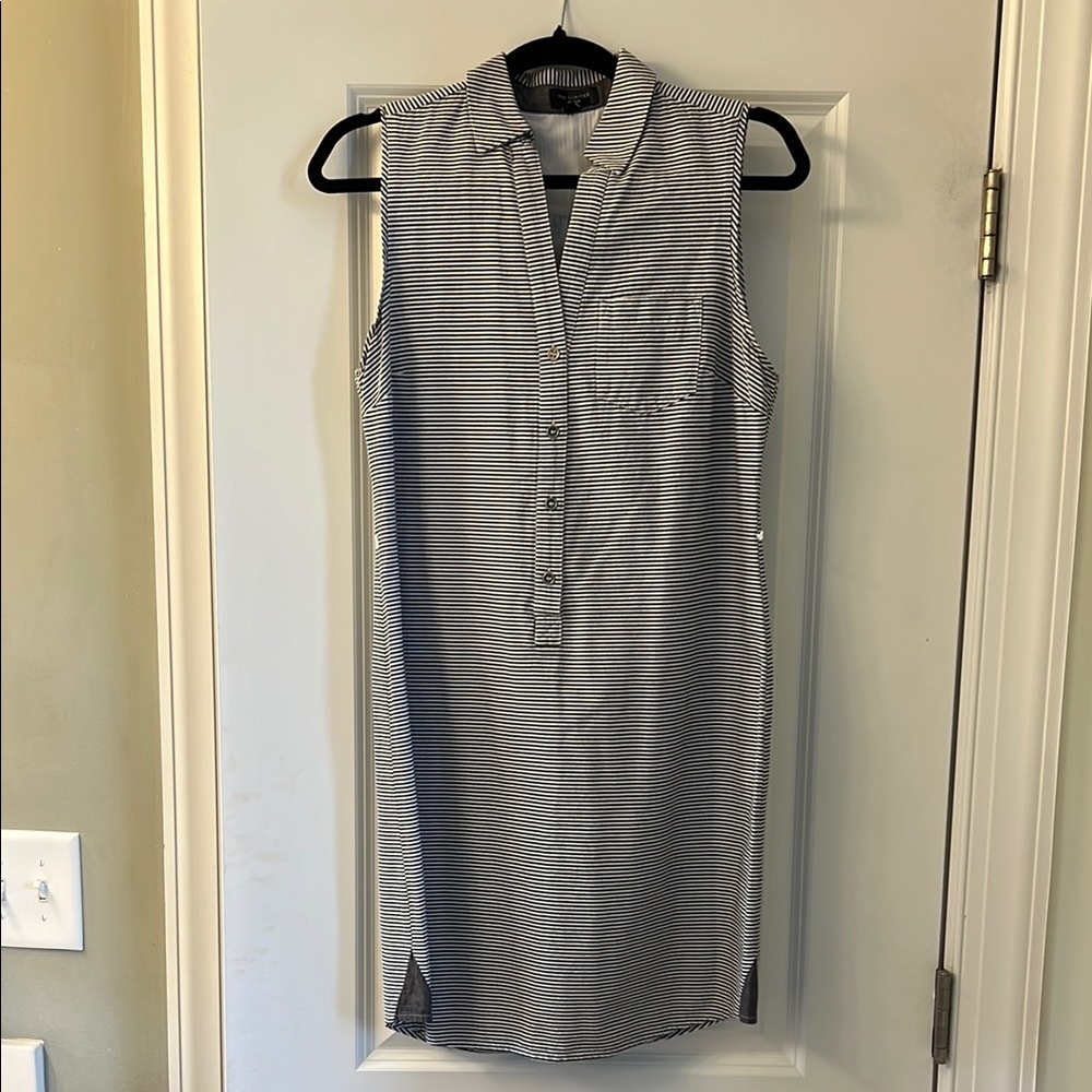 The Limited Gray Sleeveless Sheath Dress with Mandarin Collar
